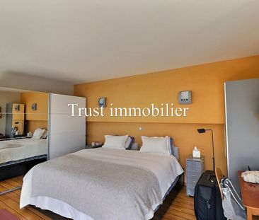 Magnificent spaces for this Villa for rent in Sergnou, Lens - Photo 1