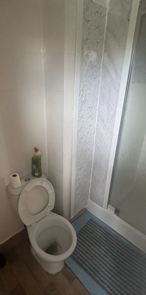 1 Bed Flat, Prince Road, SE25 - Photo 1