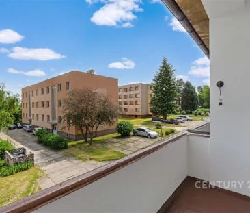 Pronájem prostorného a světlého bytu 3+1 s balkonem a velkou zahrad... - Photo 3