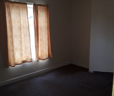 2 Bed Terraced House, Manor Farm Road, B11 - Photo 2