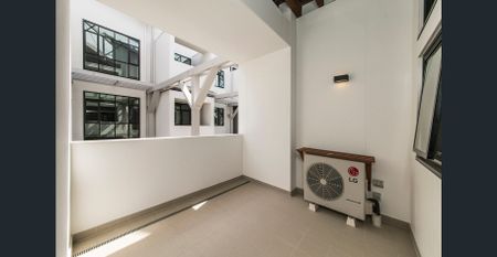 'Heirloom' New York Style UNFURNISHED 1 Bedroom Apartment - Photo 2