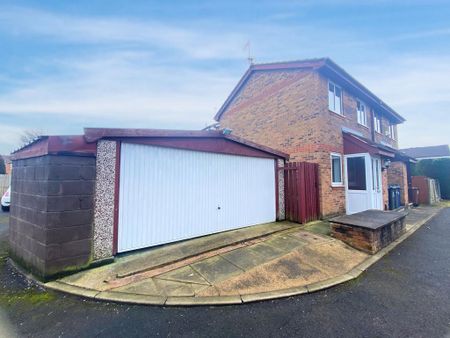 2 bedroom semi-detached house to rent - Photo 5