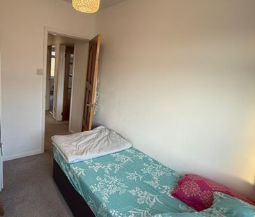 2 Bed Maisonette, Low Hall Lane, E17 - Photo 6