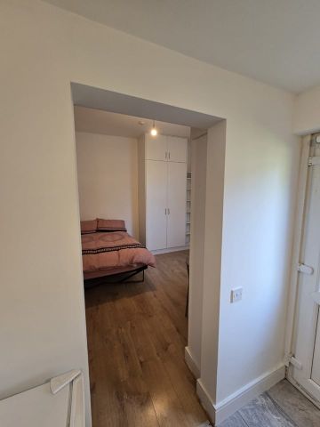 Studio Flat, Sidney Avenue, N13 - Photo 5