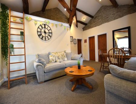 2 Bedroom Apartment To Let - Photo 4