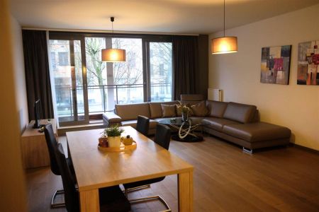 SAINTE CATHERINE: modern, comfortable, furnished 2bedroom apartment - Photo 2