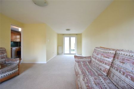 Well presented 3 bedroom terrace house to rent in Cambridge offering excellent access to City centre, Science Park, A14 and M11. GCH. Off-street parking. - Photo 4