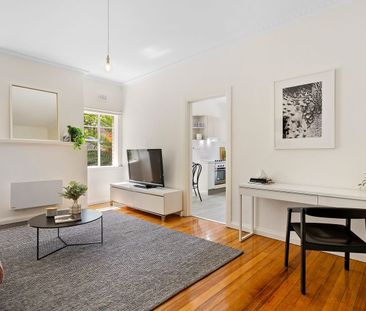 Timeless Grace in Botanic Gardens Precinct! - Photo 1