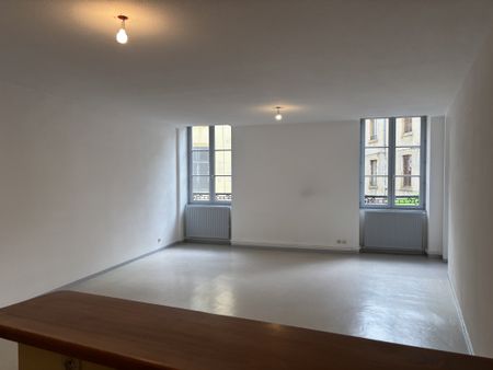 Location Appartement 2 pièces 76m² CHARLIEU 42190 - Photo 5
