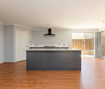 Stylish Modern Living with Rear Laneway Access in Ellenbrook - Photo 6