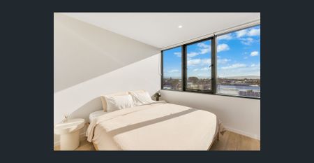 Beachside Elegance - Fully Furnished Apartment at OTTO Mermaid Beach - Photo 5