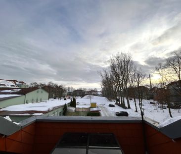Schöne 2-Raum-Maisonettewohnung mit Ausblick! - Photo 3