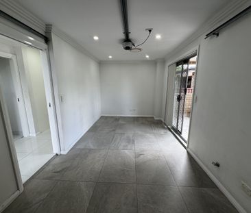 Stunning 3-Bedroom Family Home in Lidcombe!! - Photo 4