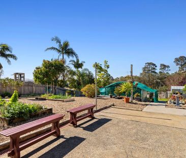 3 Bedroom Family Home with Views! - Photo 1