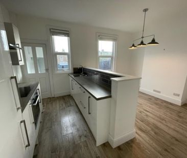2 bedroom terraced house to rent - Photo 3