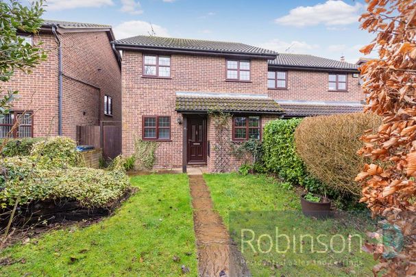 4 bedroom semi-detached house to rent - Photo 1