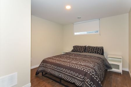 For Lease - 2176 Lambeth Walk Unit# B, Parkway Park - Queensway Terrace S and Area, Ontario - Photo 2