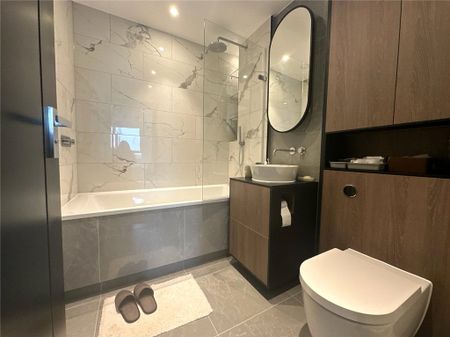 Eden Grove, Staines-upon-Thames, Surrey, TW18 4ZU - Photo 2