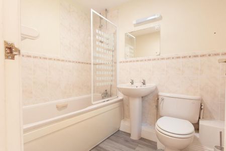 2 bedroom semi-detached house to rent - Photo 4