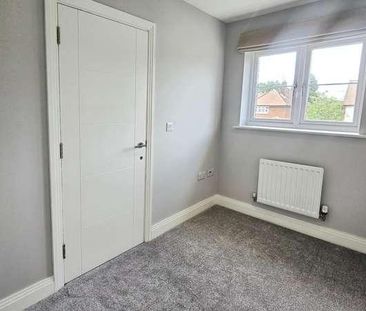 South Street, Farnborough, GU14 - Photo 2