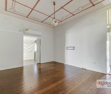 Charming Riverside Home in Horseshoe Bend, Maitland! - Photo 2