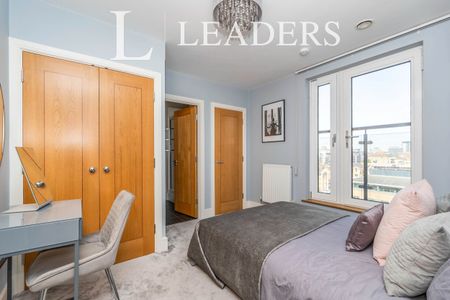 2 bedroom apartment to rent Maritime Walk, Southampton, SO14 - Photo 3