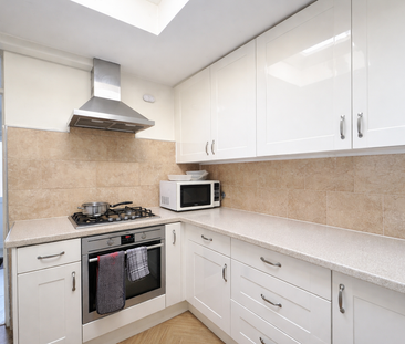 1 bedroom in a house share to rent - Photo 3