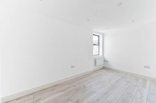 3 bedroom flat to rent - Photo 1