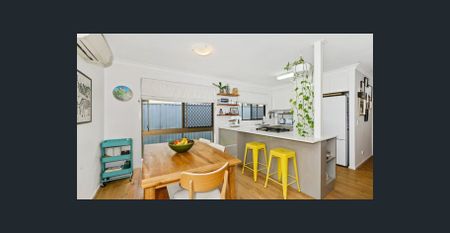 Prime Burleigh Waters Address with Modern Appeal - Unfurnished - Photo 4