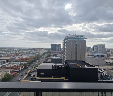 🌆 Inner-City Charm & Modern Comfort – Welcome Home to Victoria Towe... - Photo 4