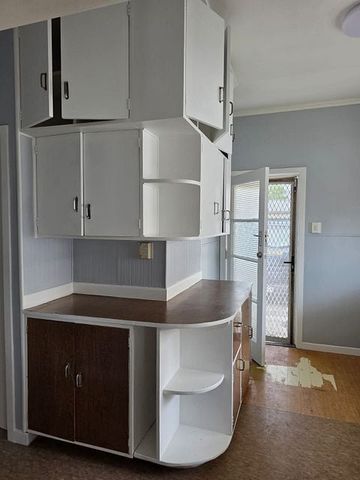 3 Bedroom Family Home in Papatoetoe - Photo 3