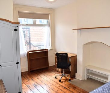 6 bedroom terraced house to rent - Photo 5