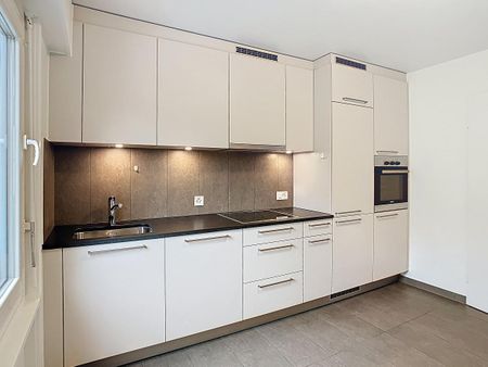 Bel appartement de 4 pièces au 1er étage renové récemment - Photo 3
