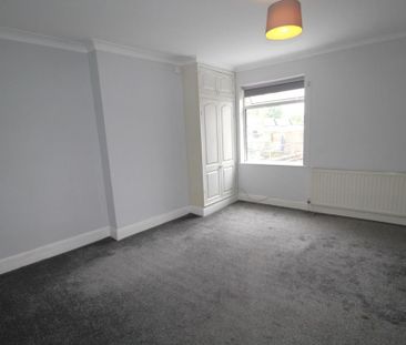 2 bedroom maisonette to rent - Photo 2