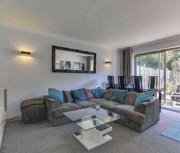 Abercorn Road, Mill Hill, NW7 - Photo 2