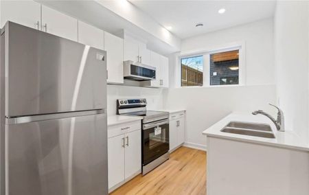 781 Clare Ave, Welland (214) - 1 Bedroom Apartment - Photo 4