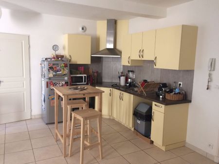 Location Appartement 2 pièces 56m² - Photo 4