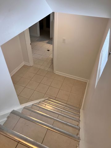 For Lease - 77 Highland Park Boulevard, Markham, Ontario - Photo 3