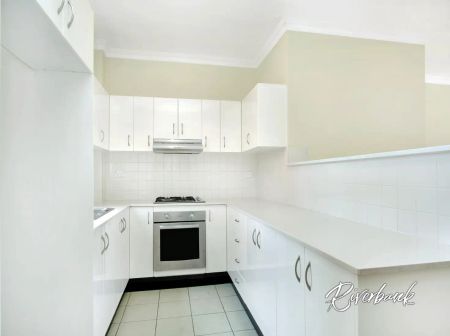 “Stylish & Spacious Apartment in the Heart of Merrylands” - Photo 2