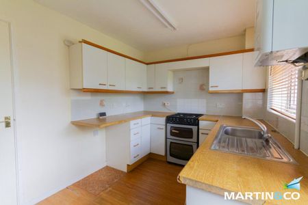 2 bedroom end of terrace house to rent - Photo 5