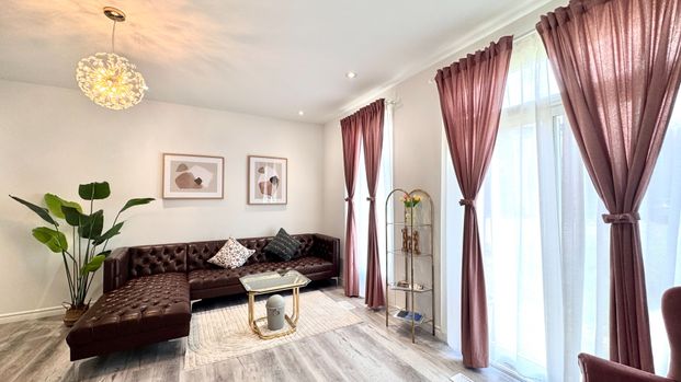 For Lease - 5921 BENTLEY Common, Niagara Falls, Ontario - Photo 1