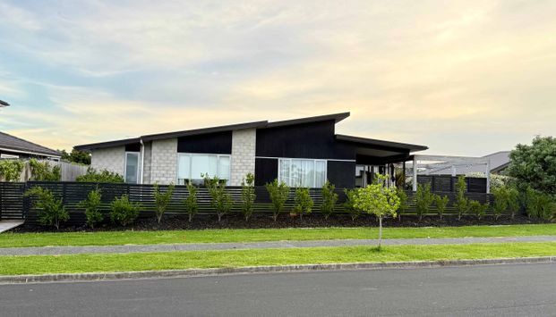 Spinnaker Bay Family Living - Photo 1