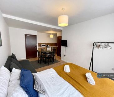 Studio to rent - Photo 3