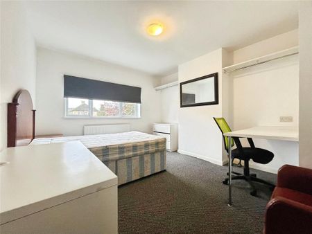 House share to rent - Photo 2