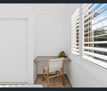 Spacious Townhome in Prime Annerley Location - Photo 3