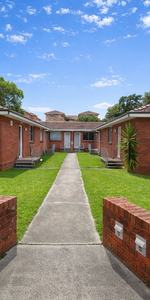 Freshly Painted & Brand New Kitchen - Photo 3