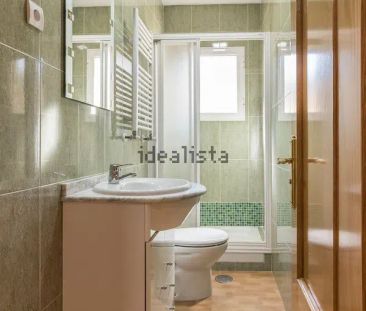 Alquiler de piso en Via Lusitana - Photo 1