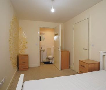 709 College Central, 4 College Avenue , Belfast, BT1 6BD - Photo 3