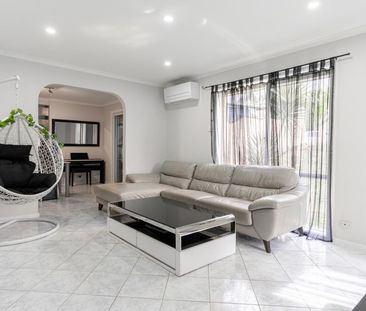 LOVELY 3 BEDROOM HOME - Photo 3