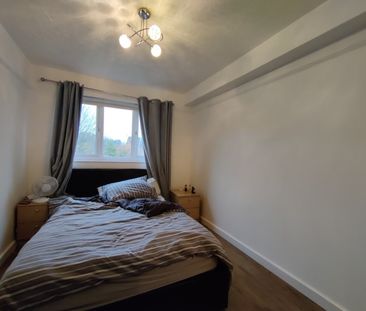 2 bedroom Flat - Tudor Close, Hatfield - Photo 5